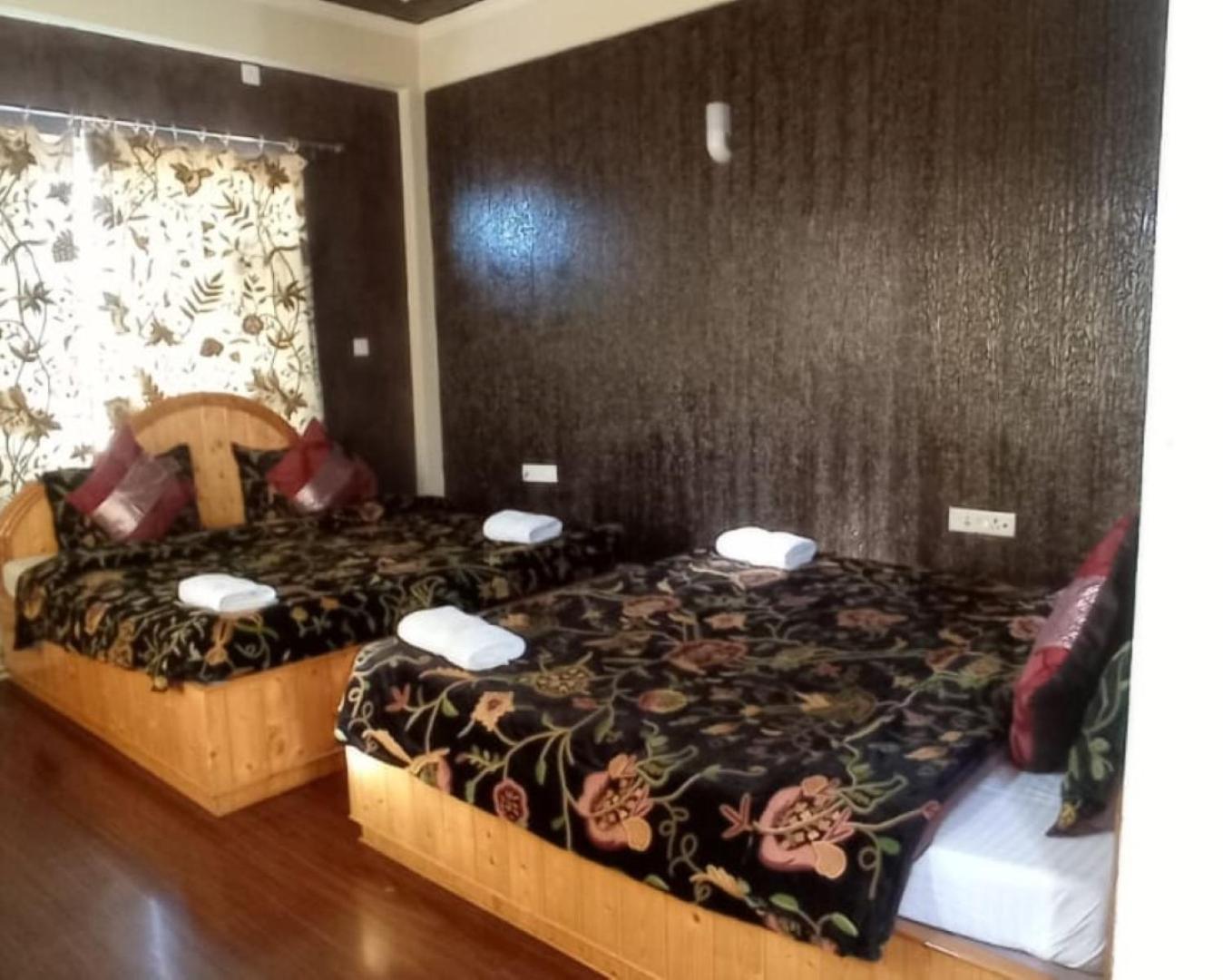 Hotel Shefaf Durgjan Exterior photo