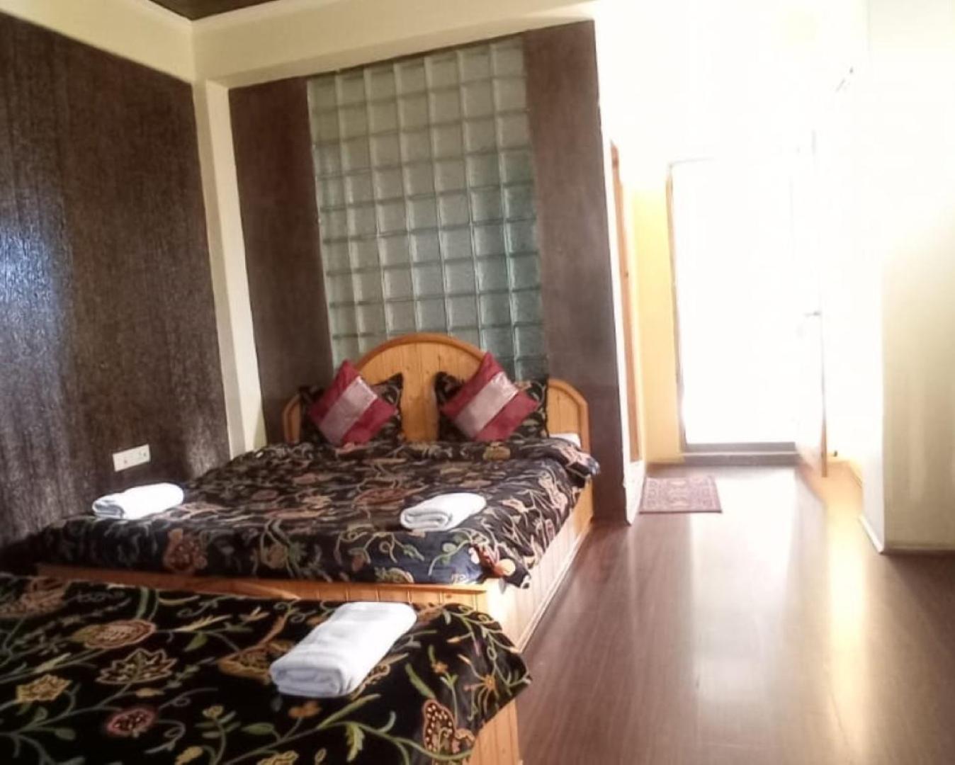 Hotel Shefaf Durgjan Exterior photo