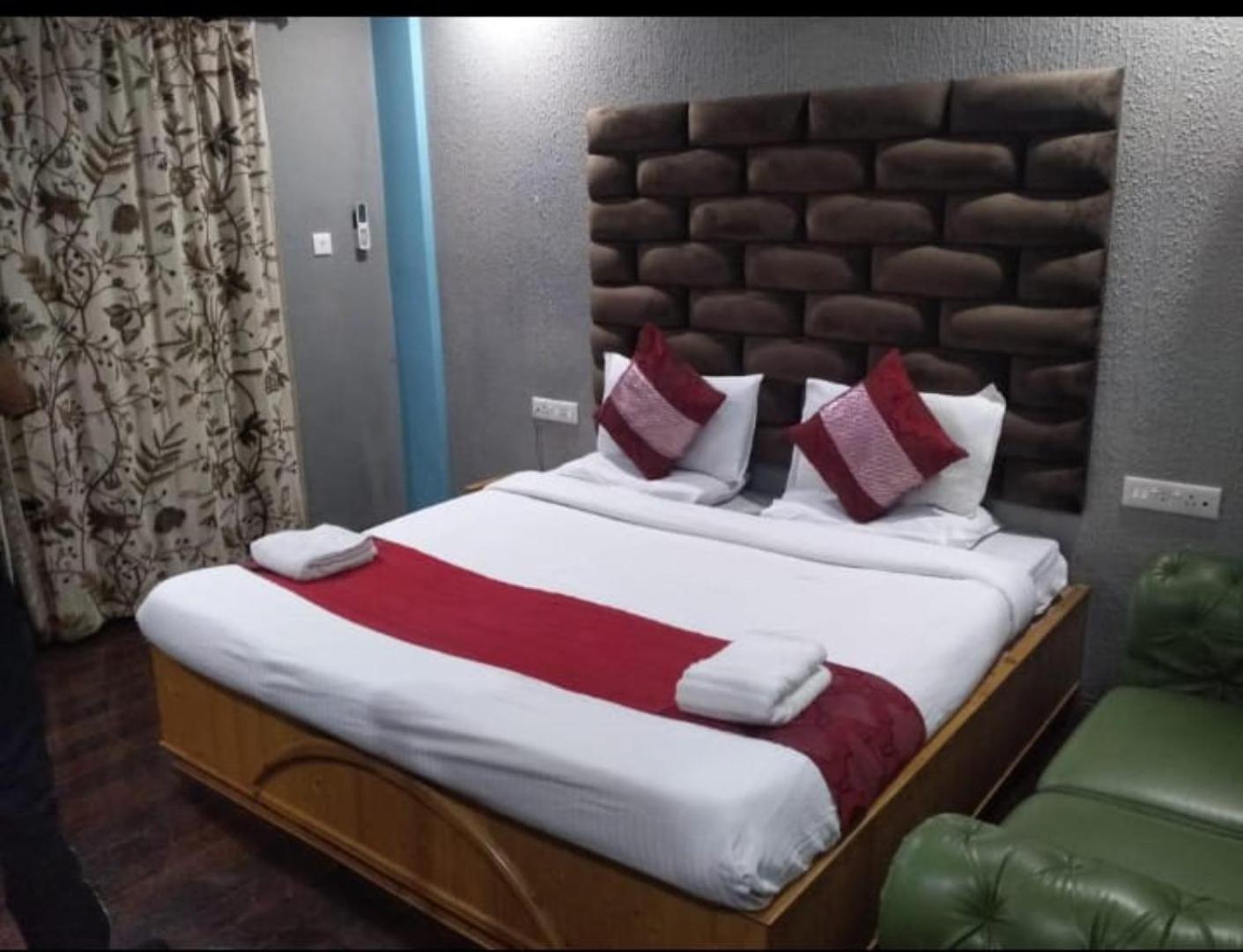 Hotel Shefaf Durgjan Exterior photo