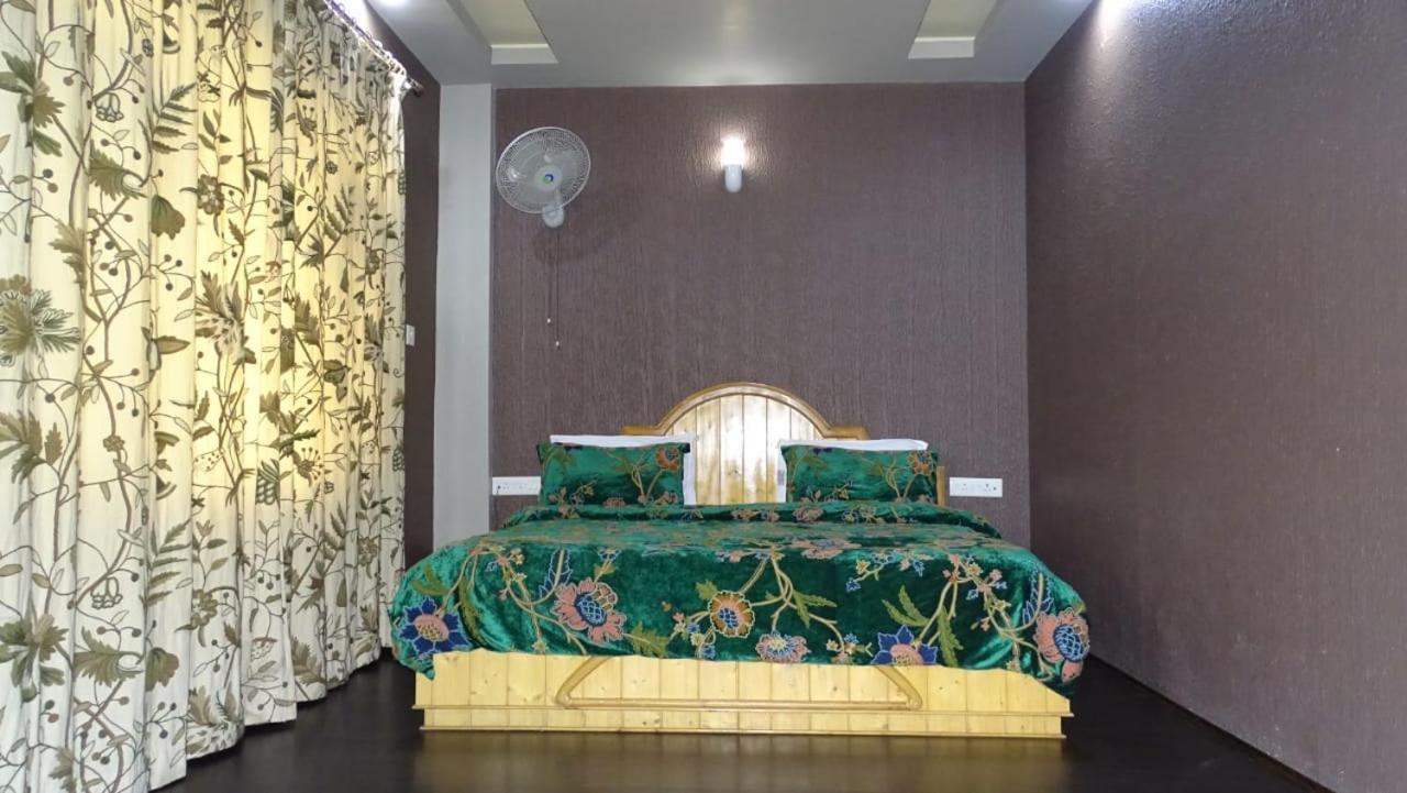 Hotel Shefaf Durgjan Exterior photo